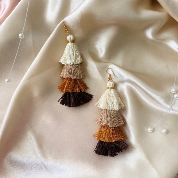 ❤️🔥𝕤𝕒𝕝𝕖❤️🔥 tassels earrings - Picture 4 of 4